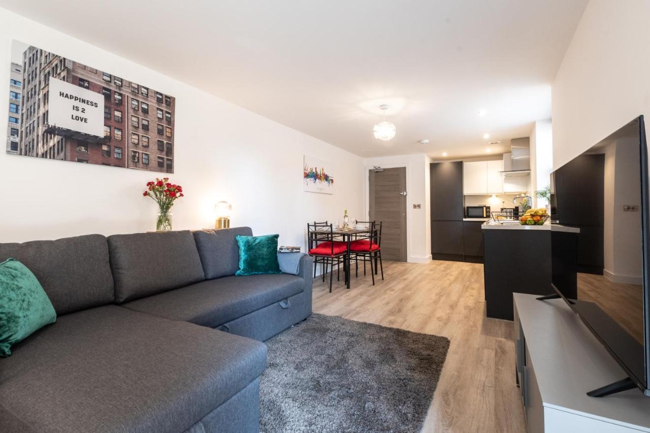 Southampton City Vibes: Central Apartment with Outdoor Space Exterior photo