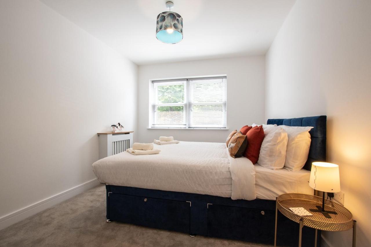 Southampton City Vibes: Central Apartment with Outdoor Space Exterior photo