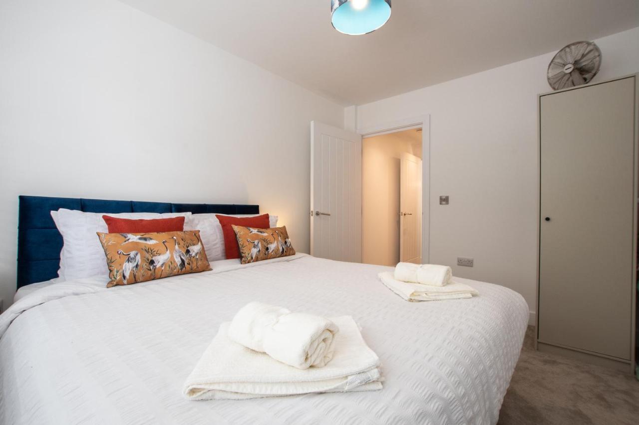 Southampton City Vibes: Central Apartment with Outdoor Space Exterior photo